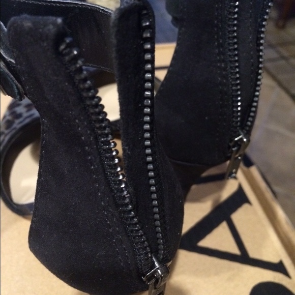 New - BR leopard print pump - Picture 3 of 3